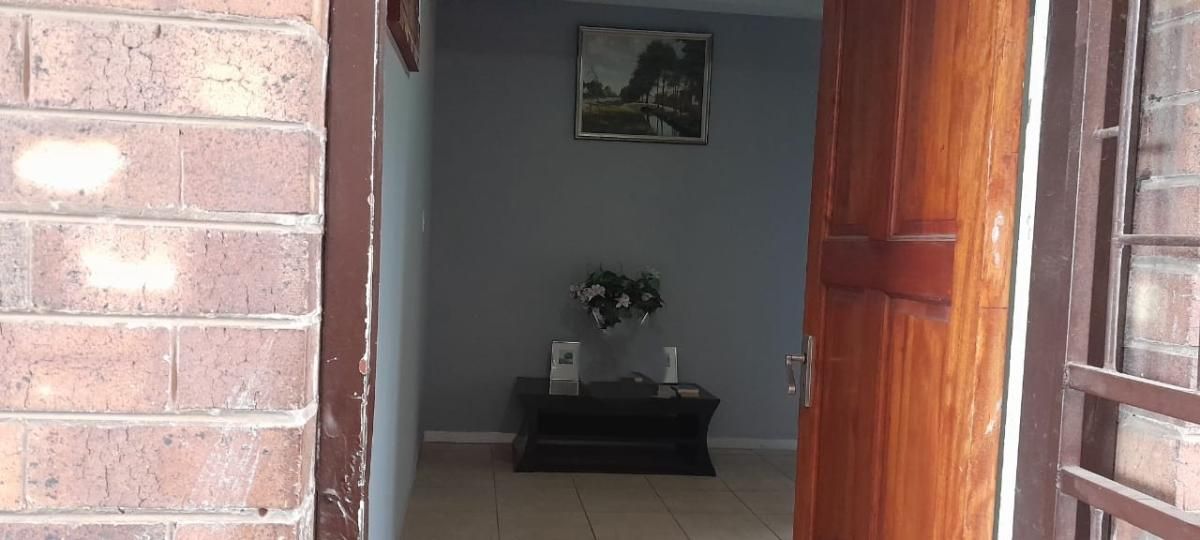 Photo 9 of 20