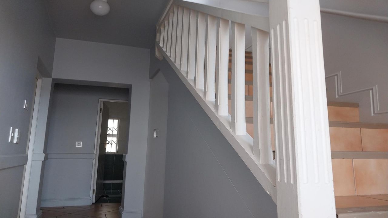 Photo 3 of 23