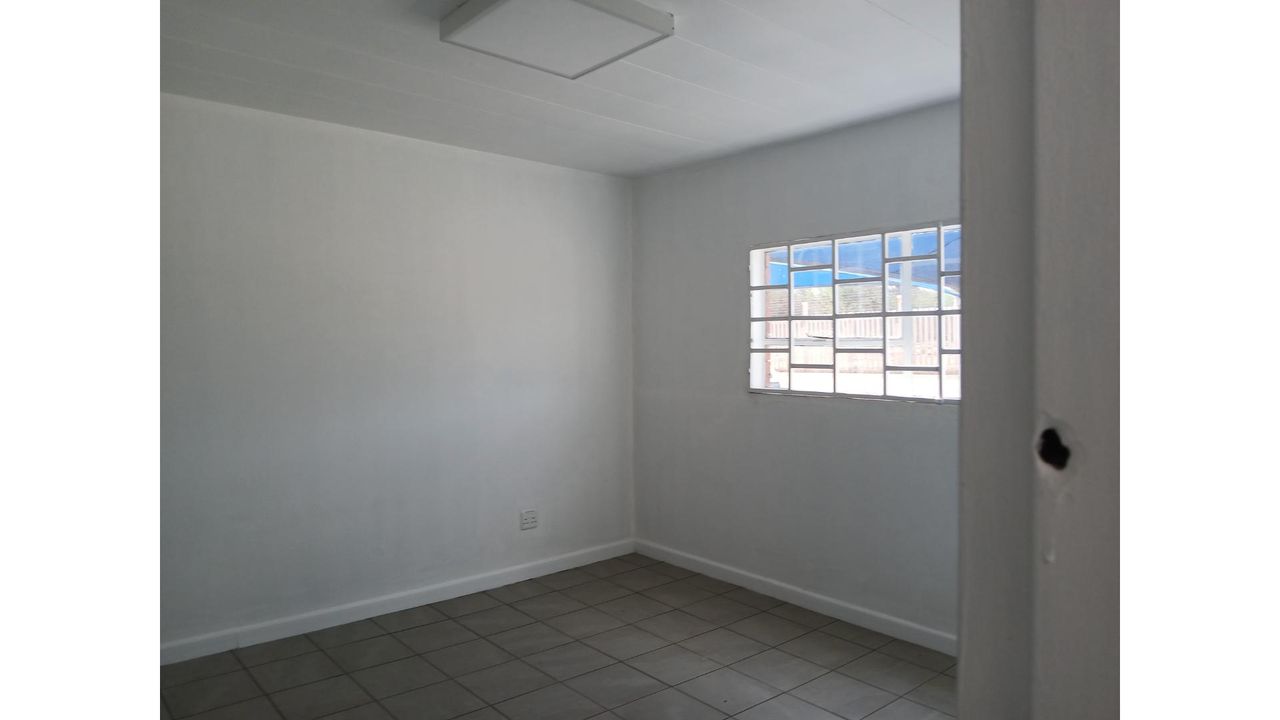 Photo 15 of 17