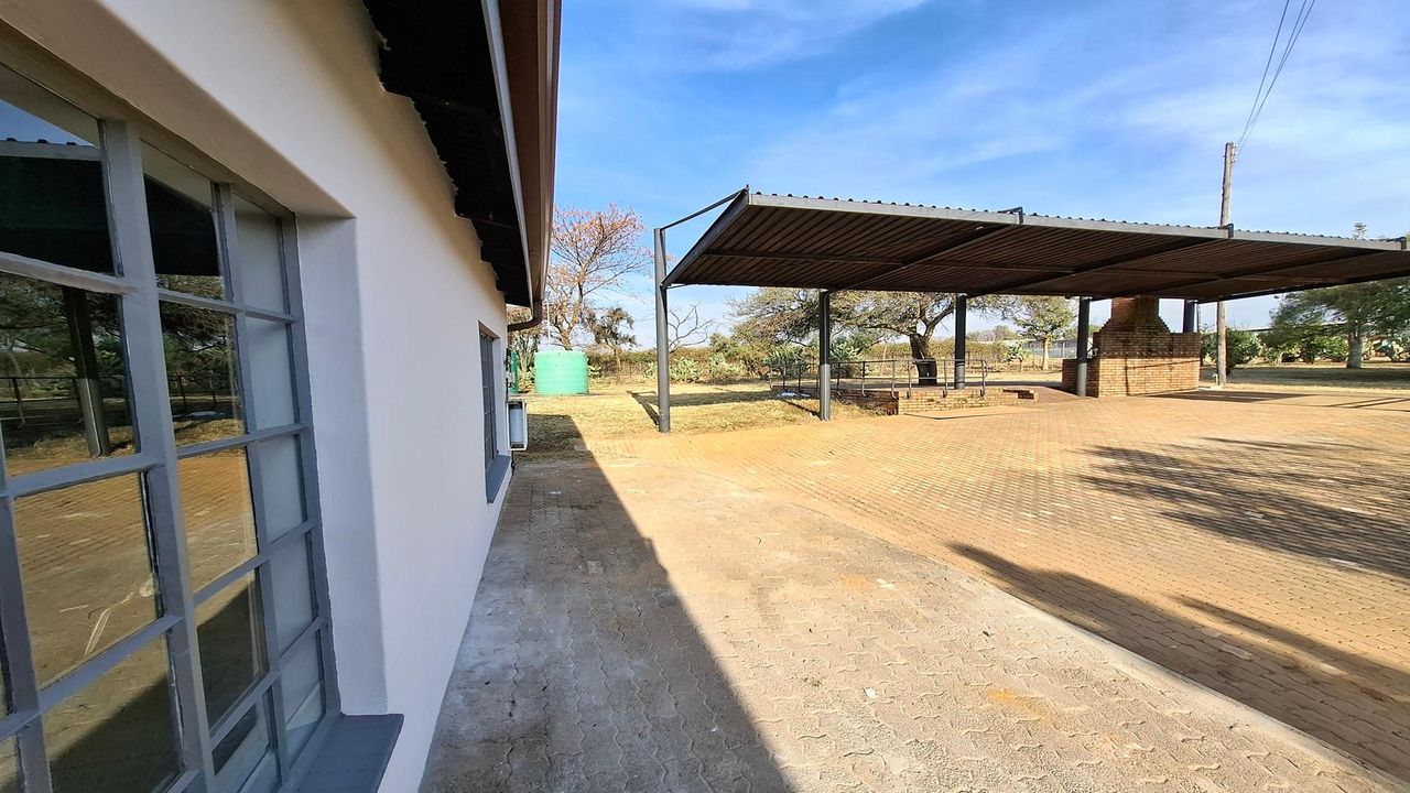 Photo 17 of 20