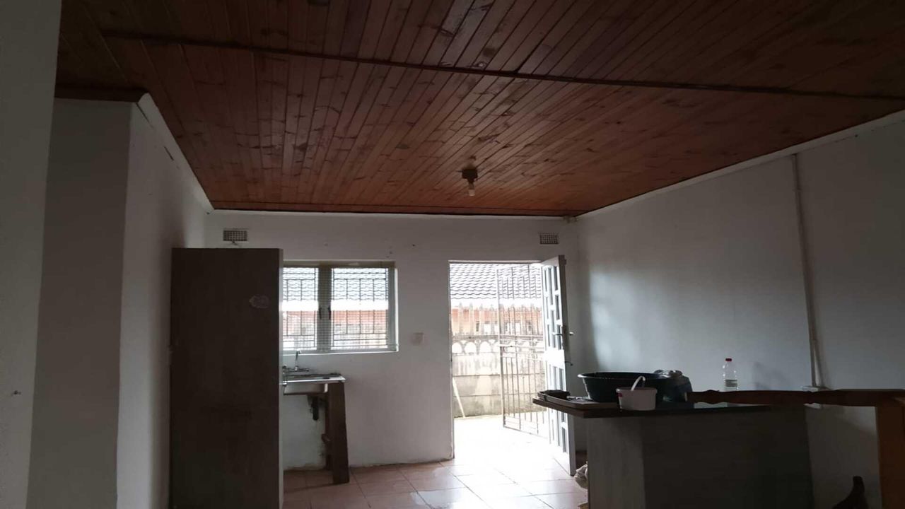 Photo 15 of 19