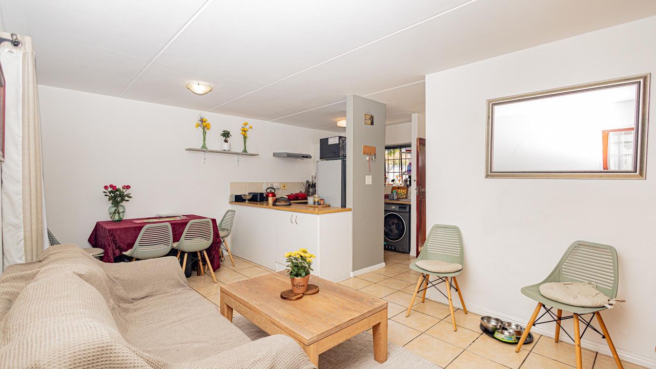 Photo 3 of 27