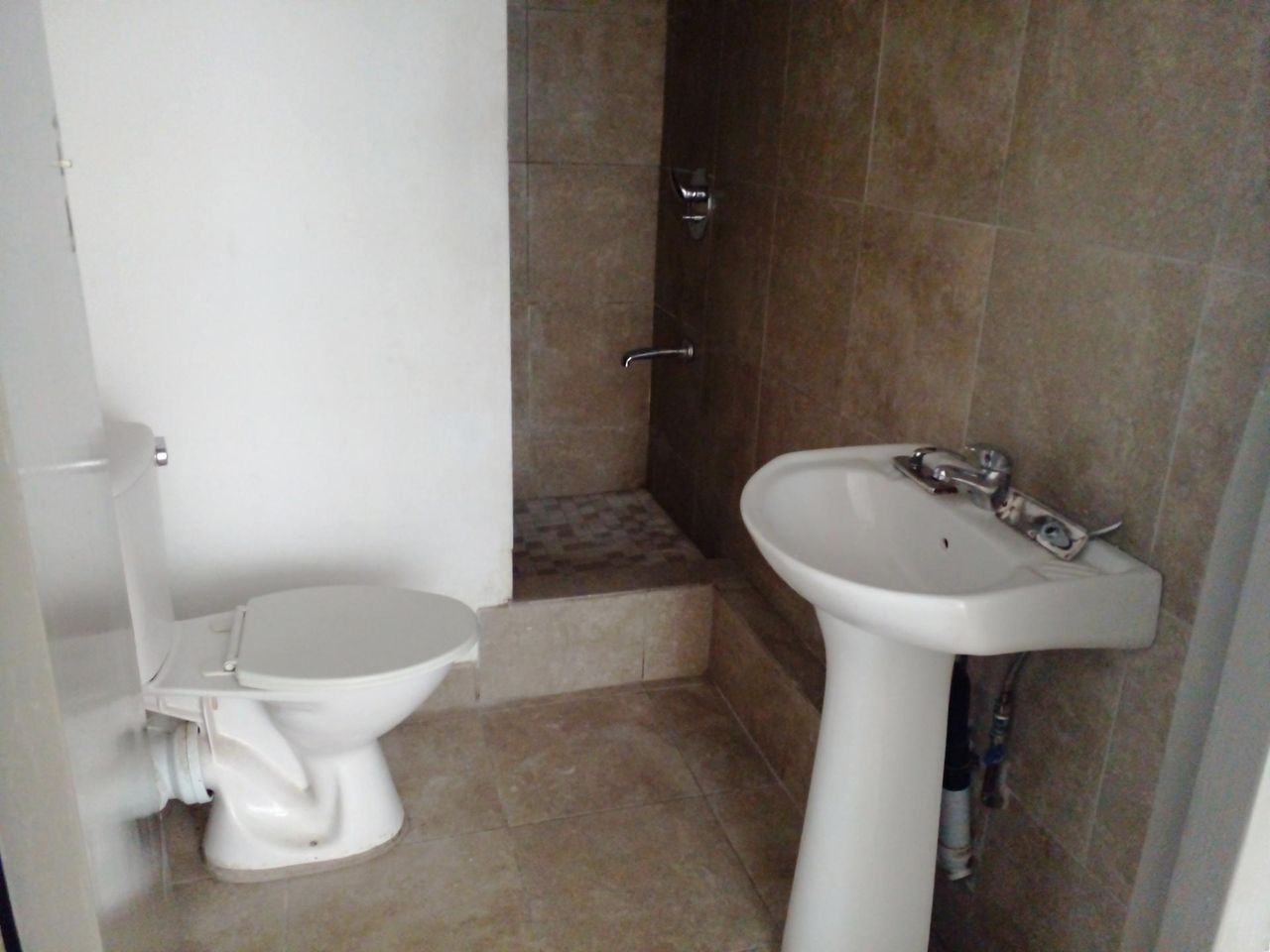 Photo 6 of 6
