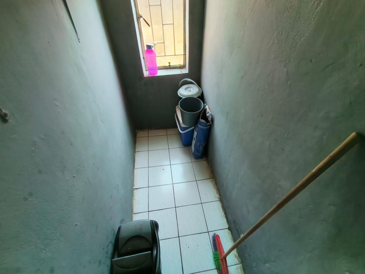 Photo 18 of 24