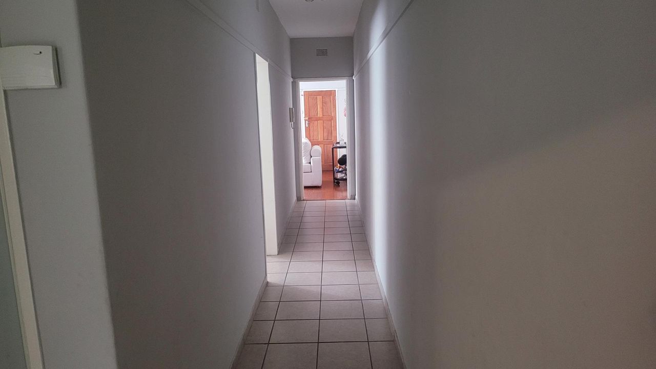 Photo 19 of 27