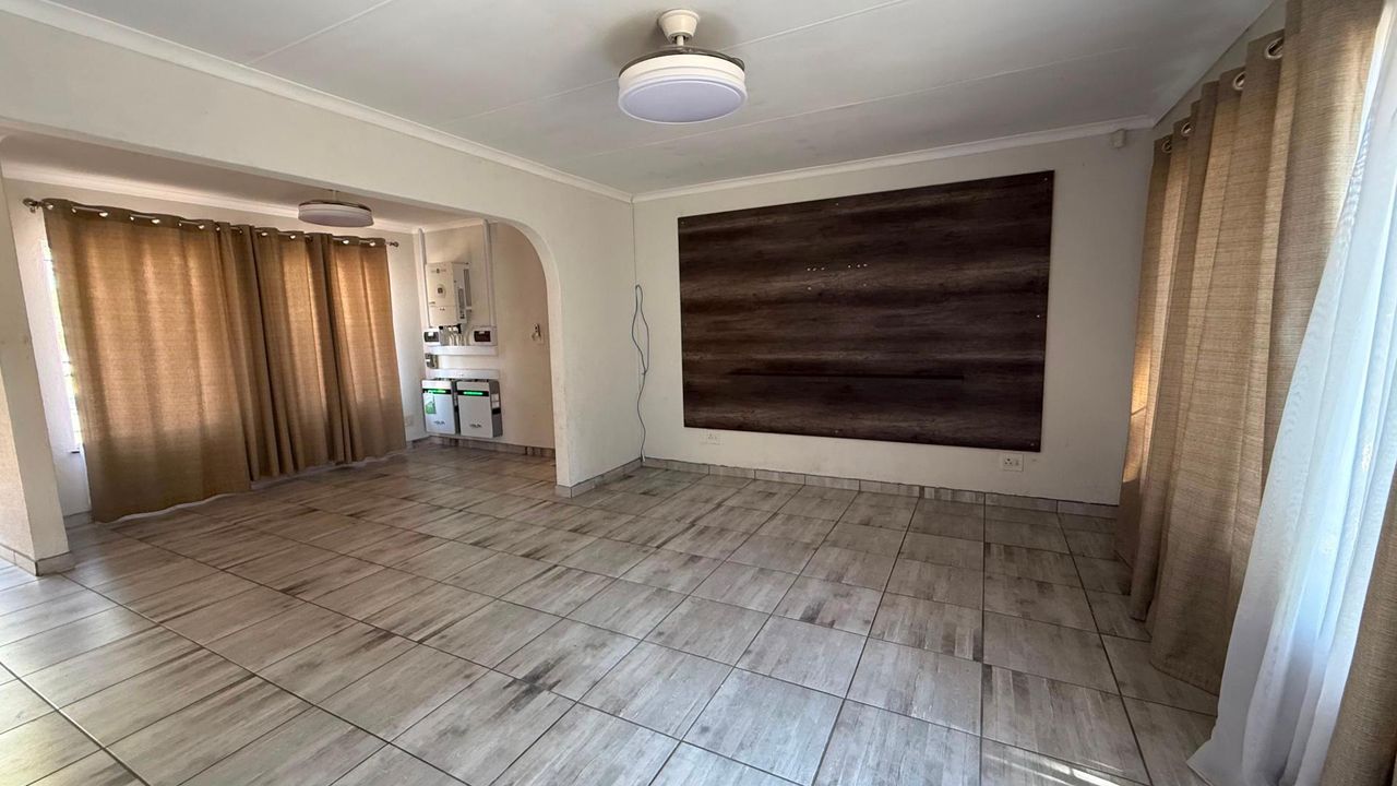 Photo 2 of 15