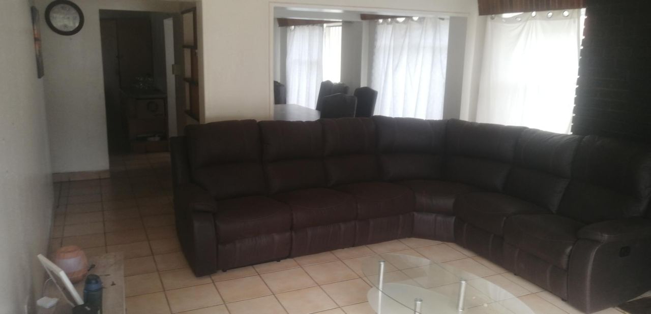 Photo 7 of 23