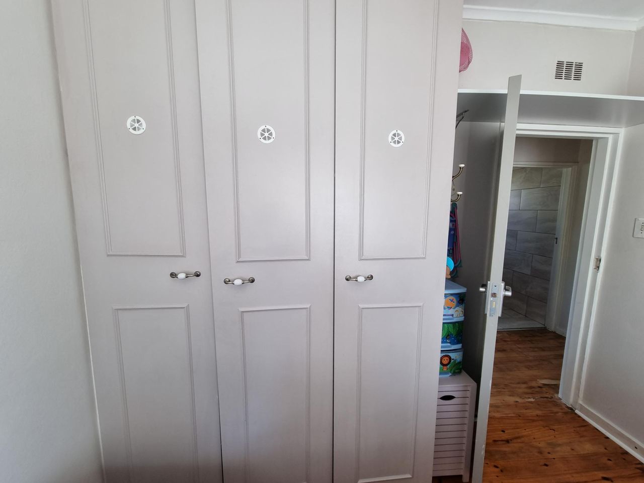Photo 12 of 33
