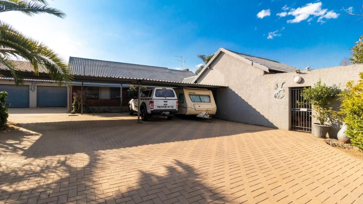 Photo of 5 Bedroom house for sale in Van Riebeeck Park, Kempton Park