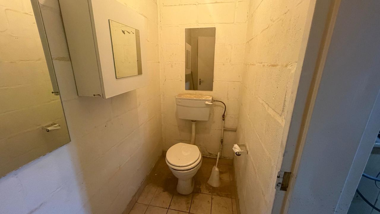 Photo 6 of 6