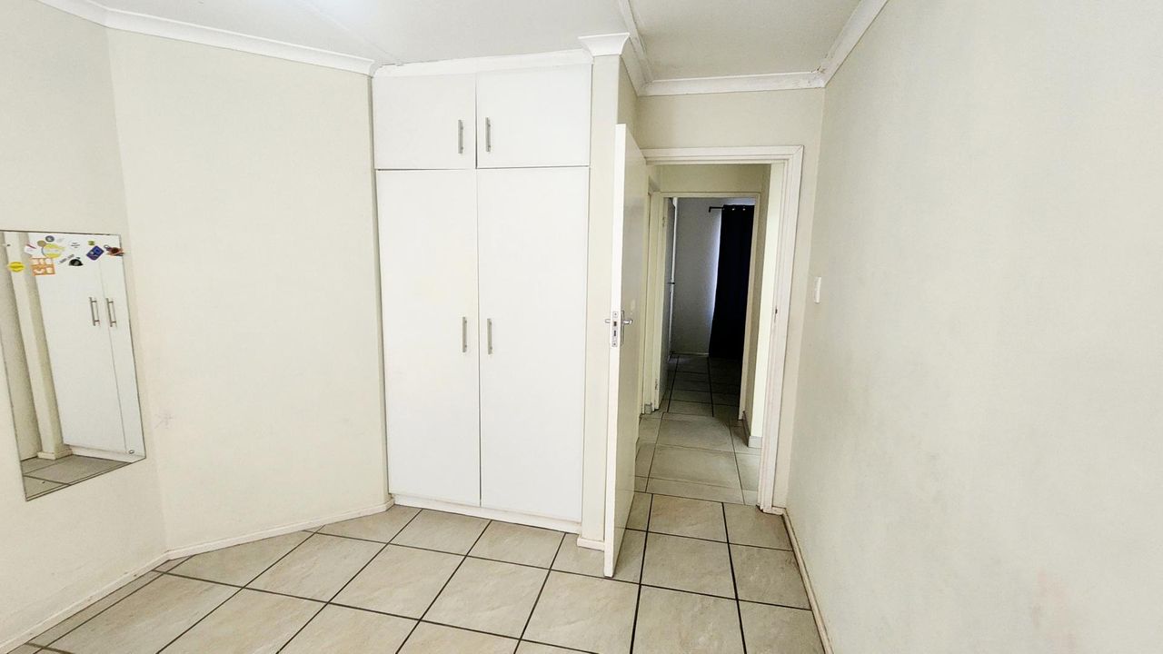Photo 19 of 25