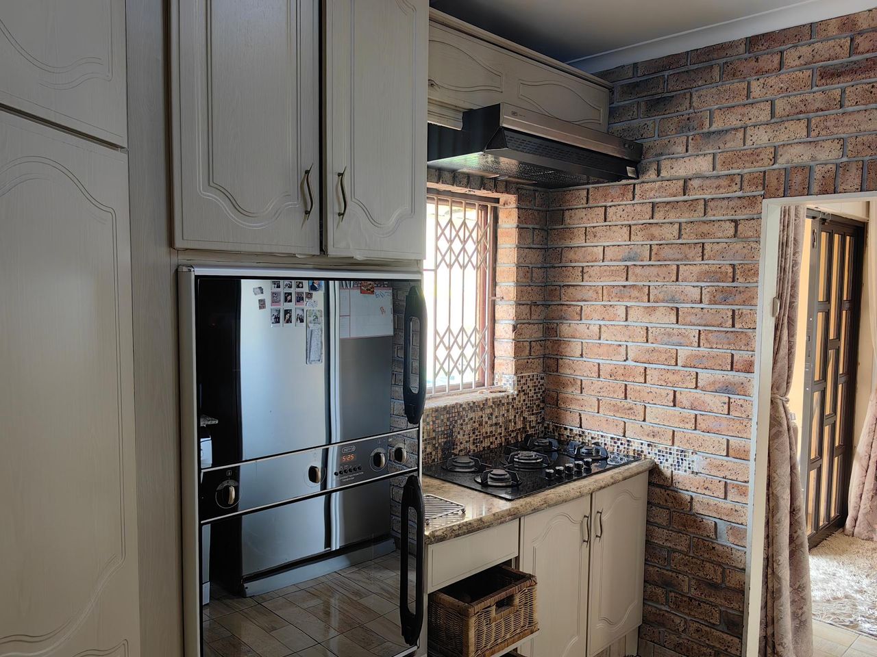 Photo 15 of 23