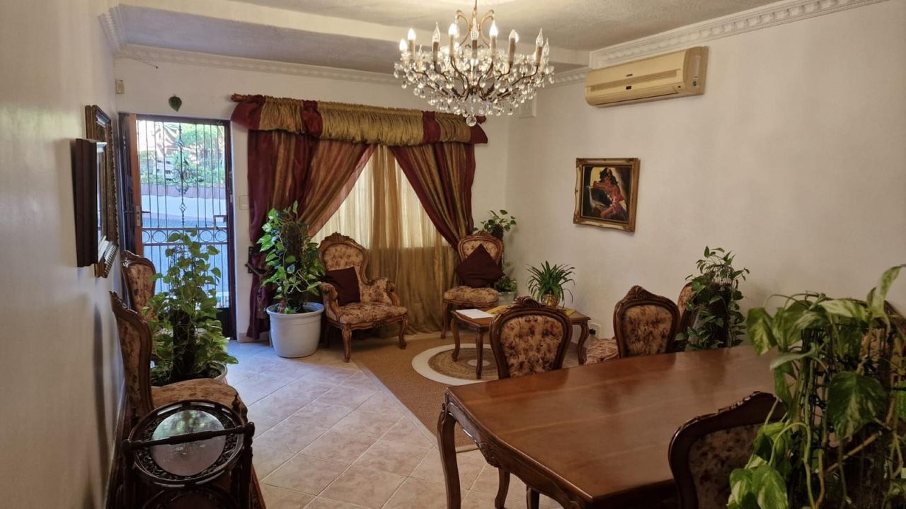 Photo 4 of 24