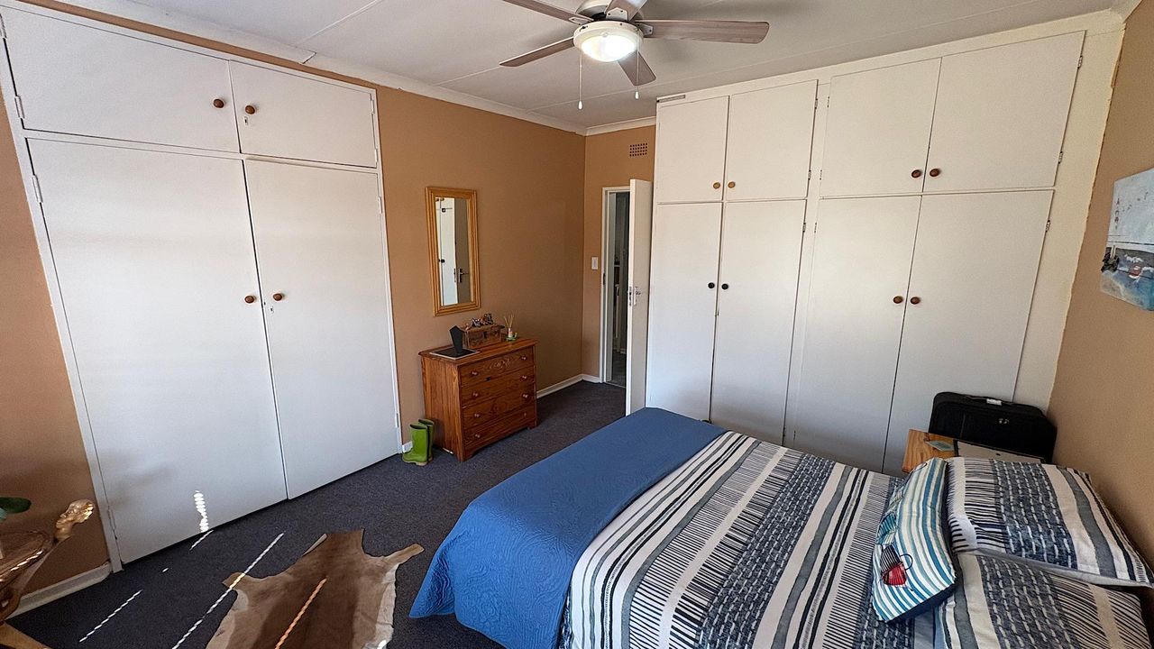 Photo 20 of 63