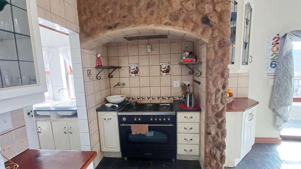 Photo 15 of 39