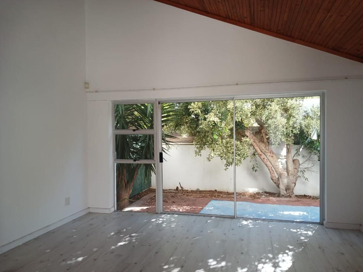 Photo of 2 Bedroom house rented in Lakeside, Cape Town