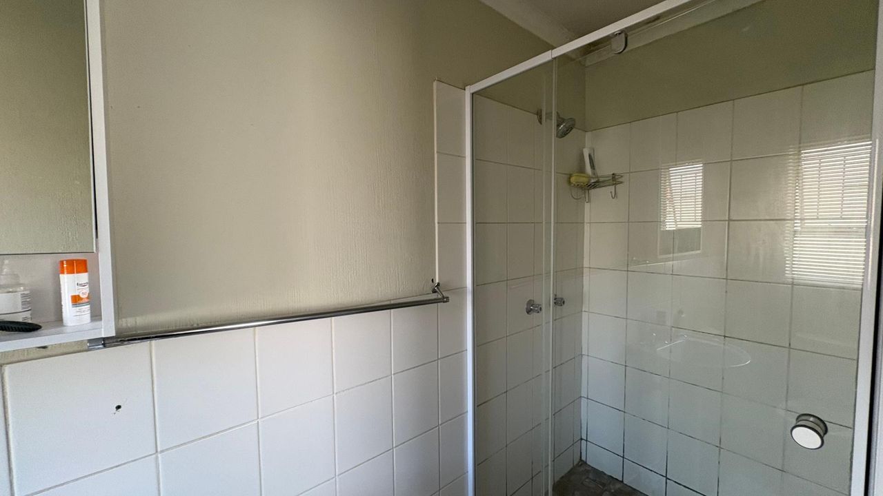 Photo 9 of 17