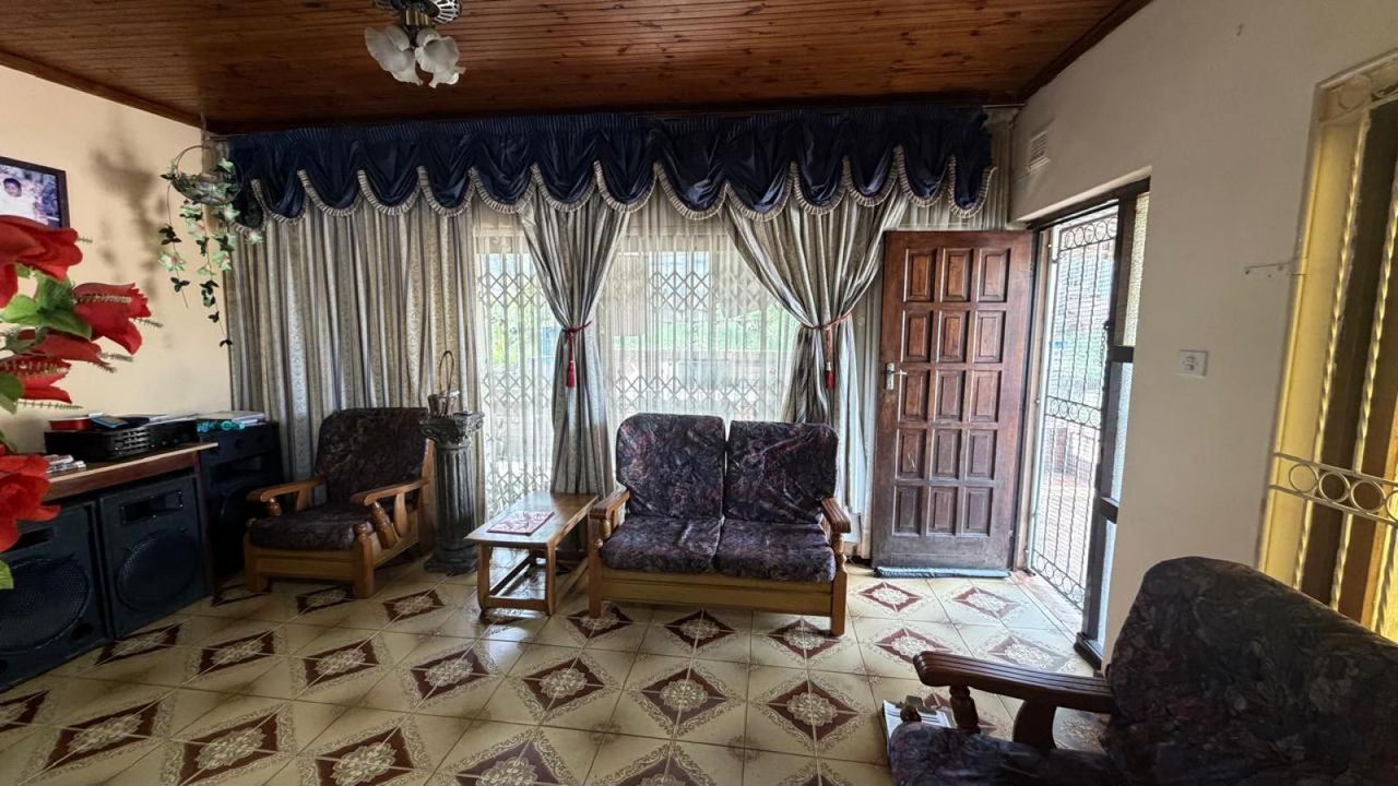 Photo 7 of 22