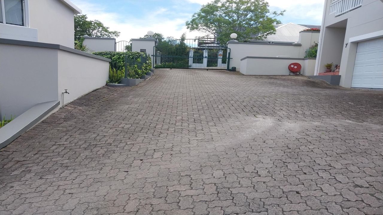 Photo 2 of 23