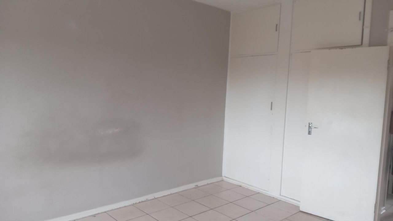 Photo 7 of 14