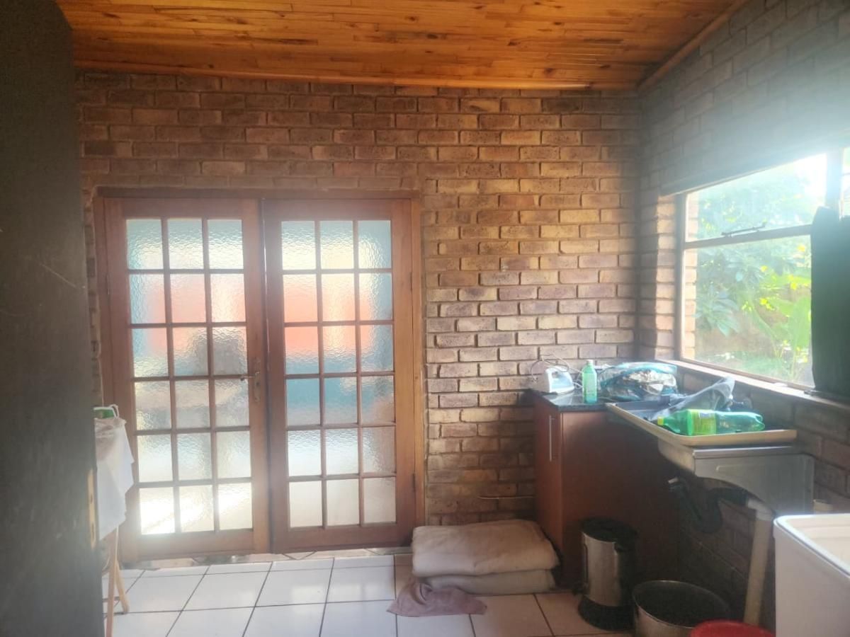 Photo 9 of 22