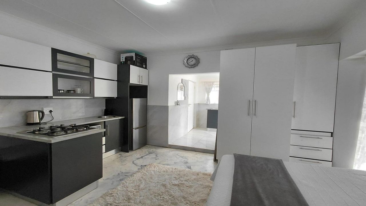 Photo 6 of 20