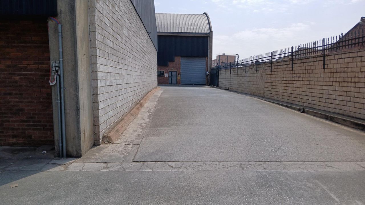 Photo 5 of 17