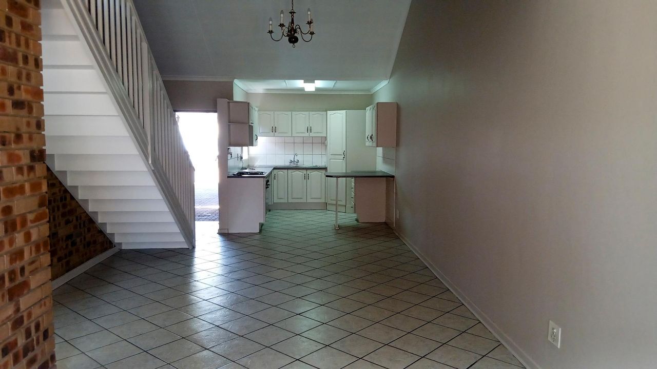 Photo 3 of 18