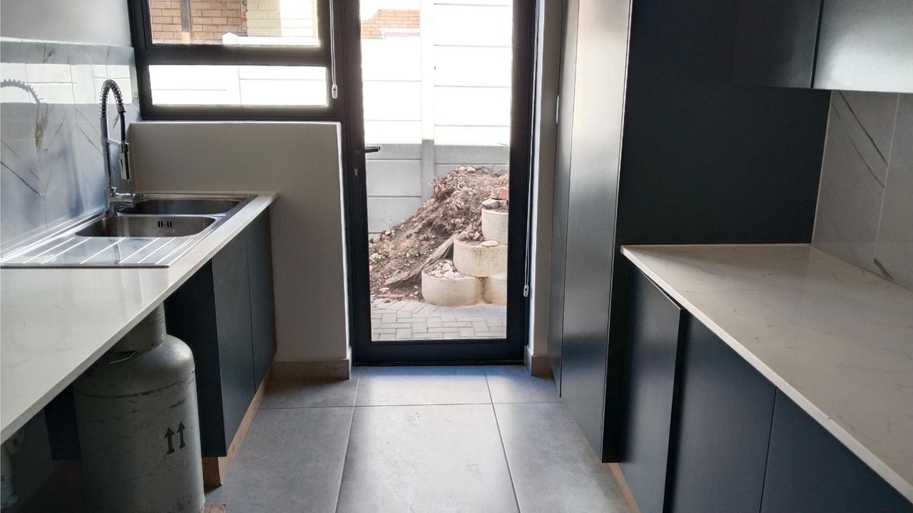 Photo 17 of 40