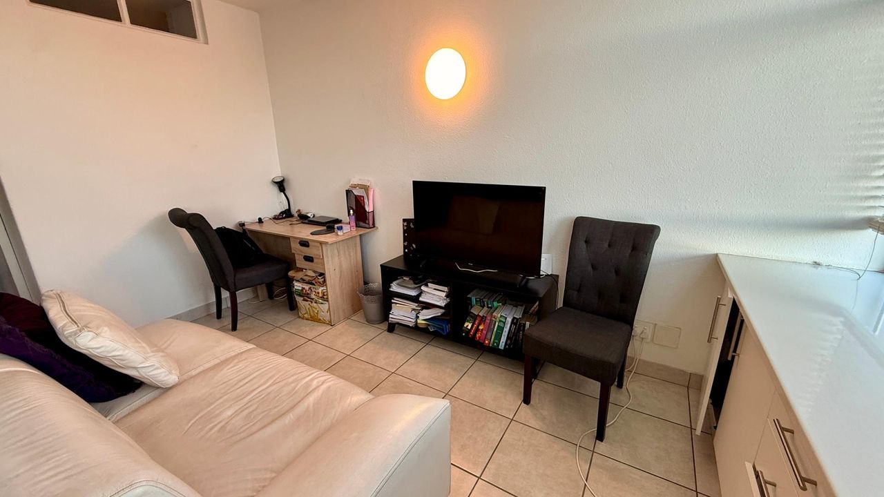 Photo 4 of 22