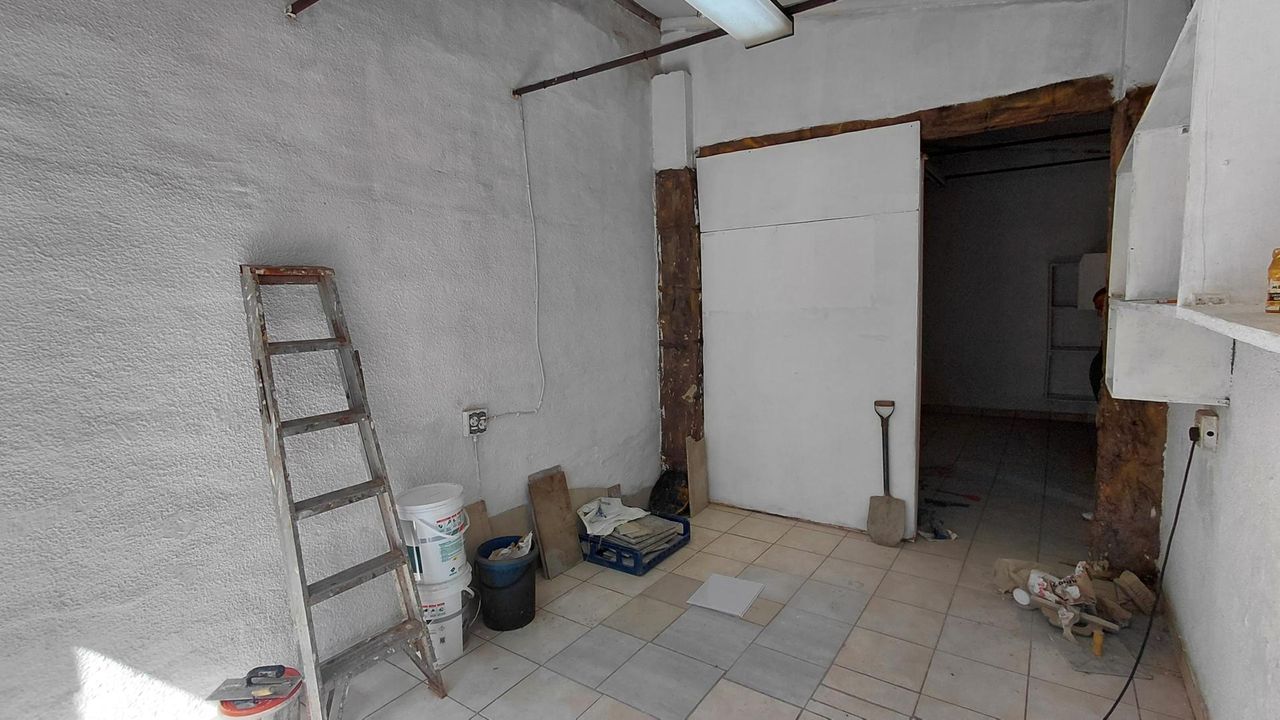 Photo 4 of 16