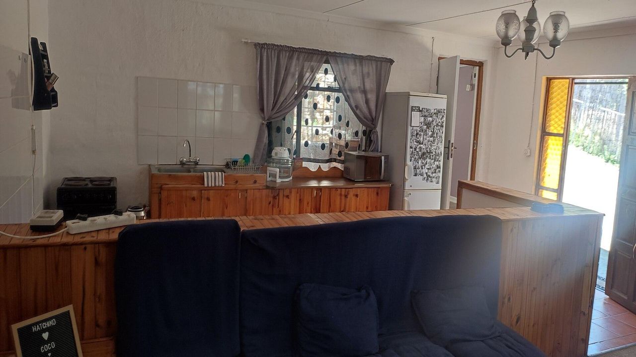 Photo 11 of 24