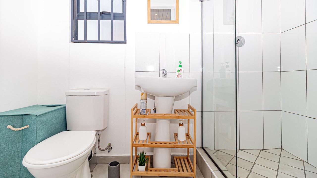 Photo 19 of 28