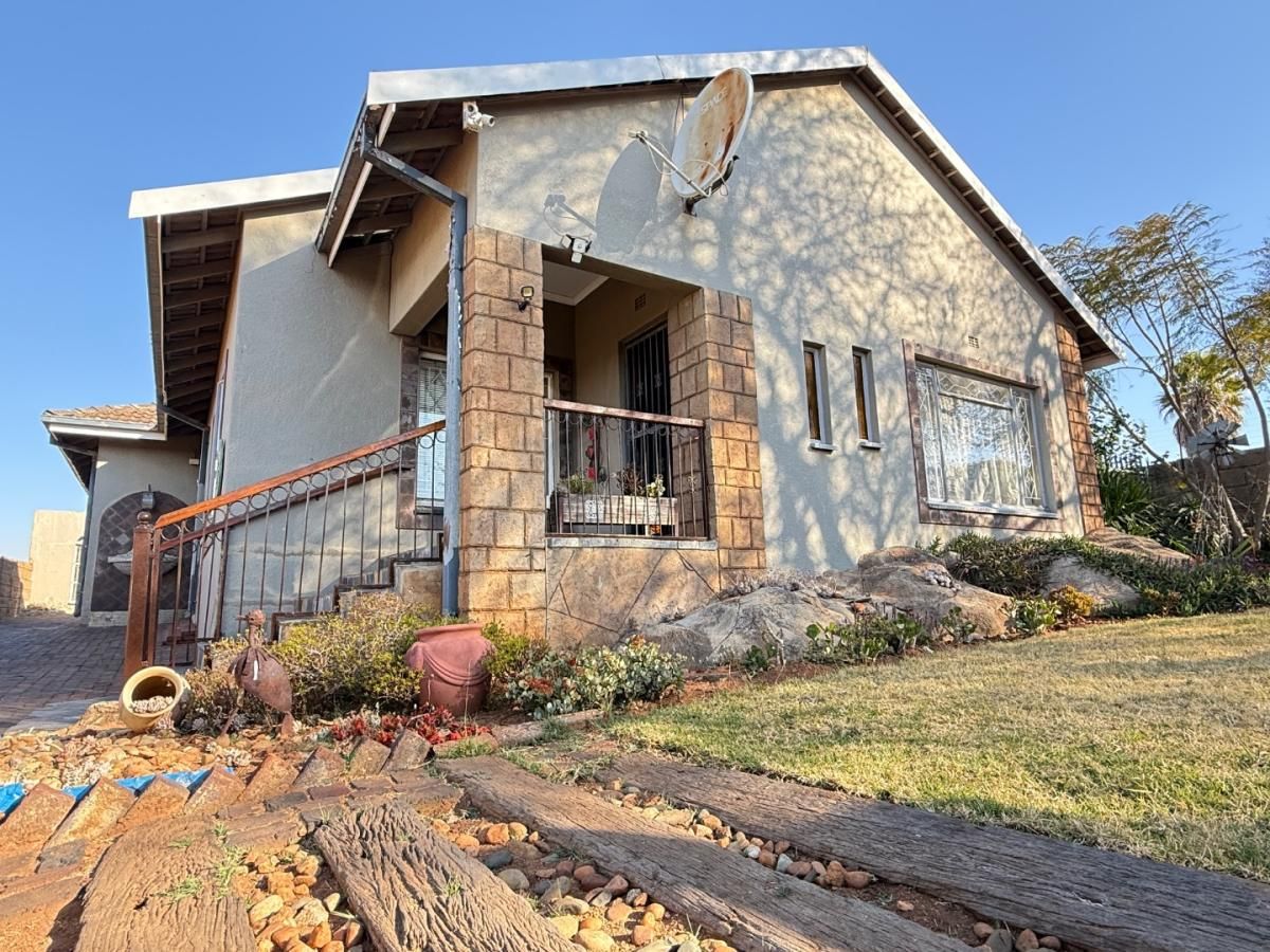 Photo of 4 Bedroom house for sale in Lindhaven, Roodepoort