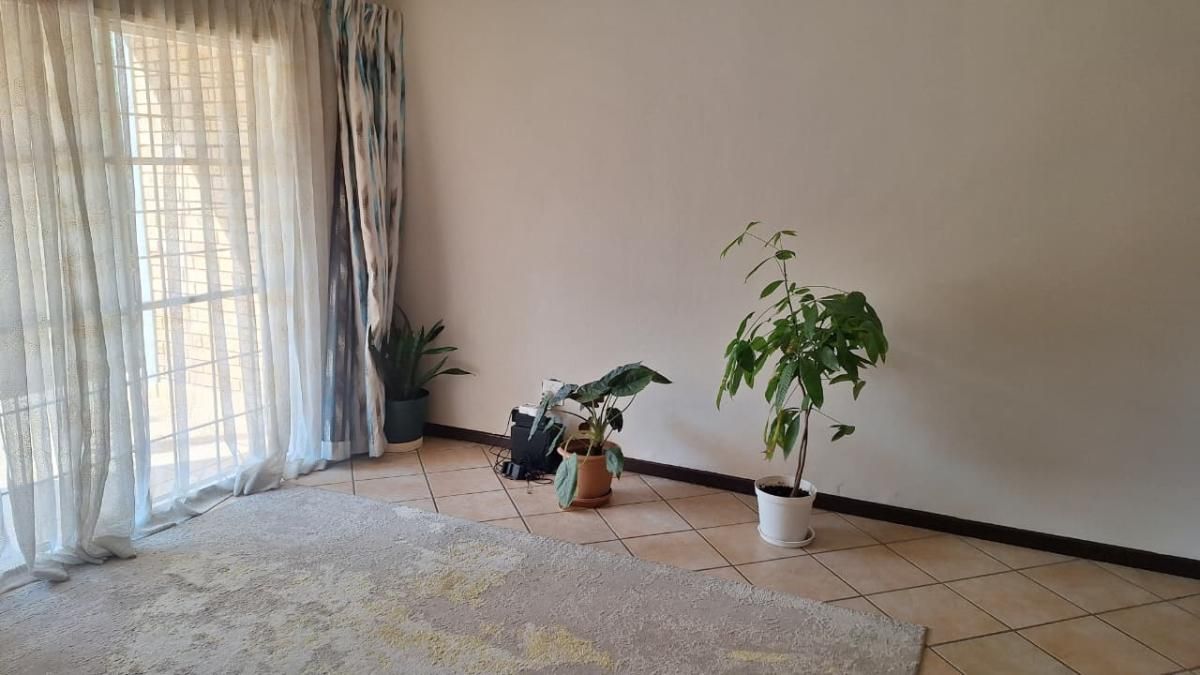 Photo 7 of 20