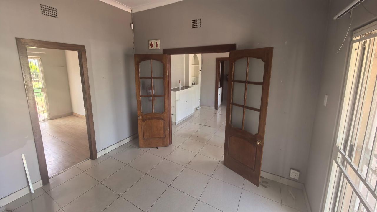 Photo 10 of 24