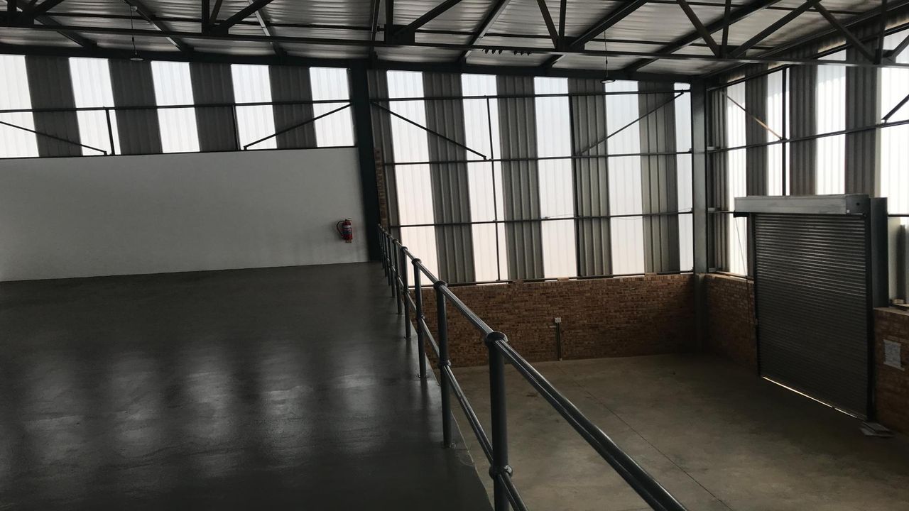 Photo 22 of 28