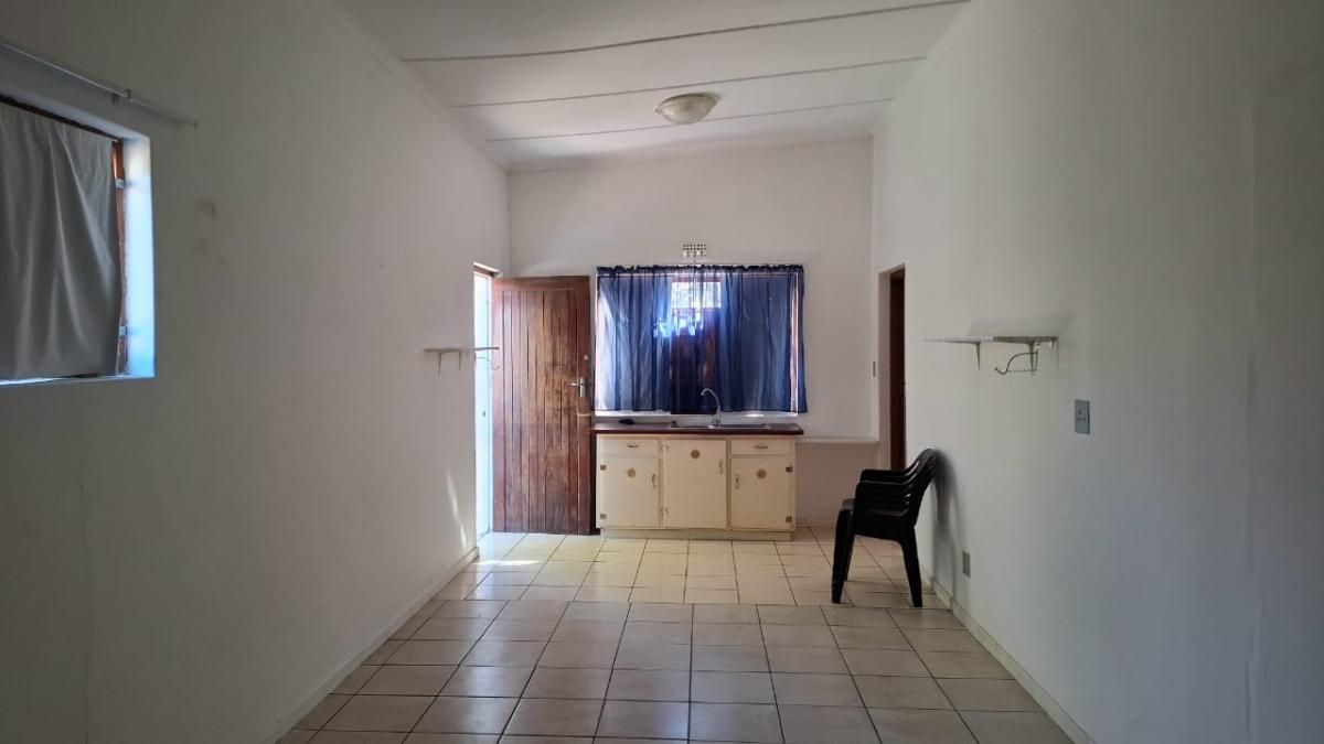 Photo 9 of 23