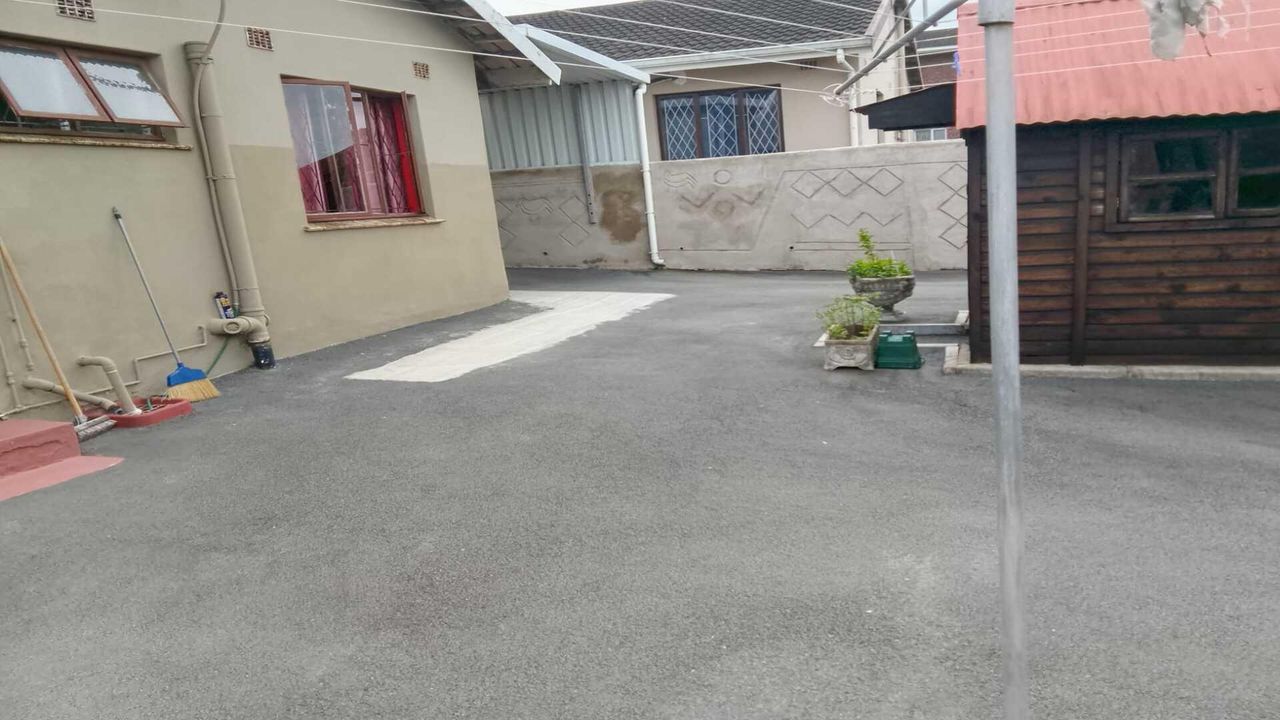 Photo 24 of 27