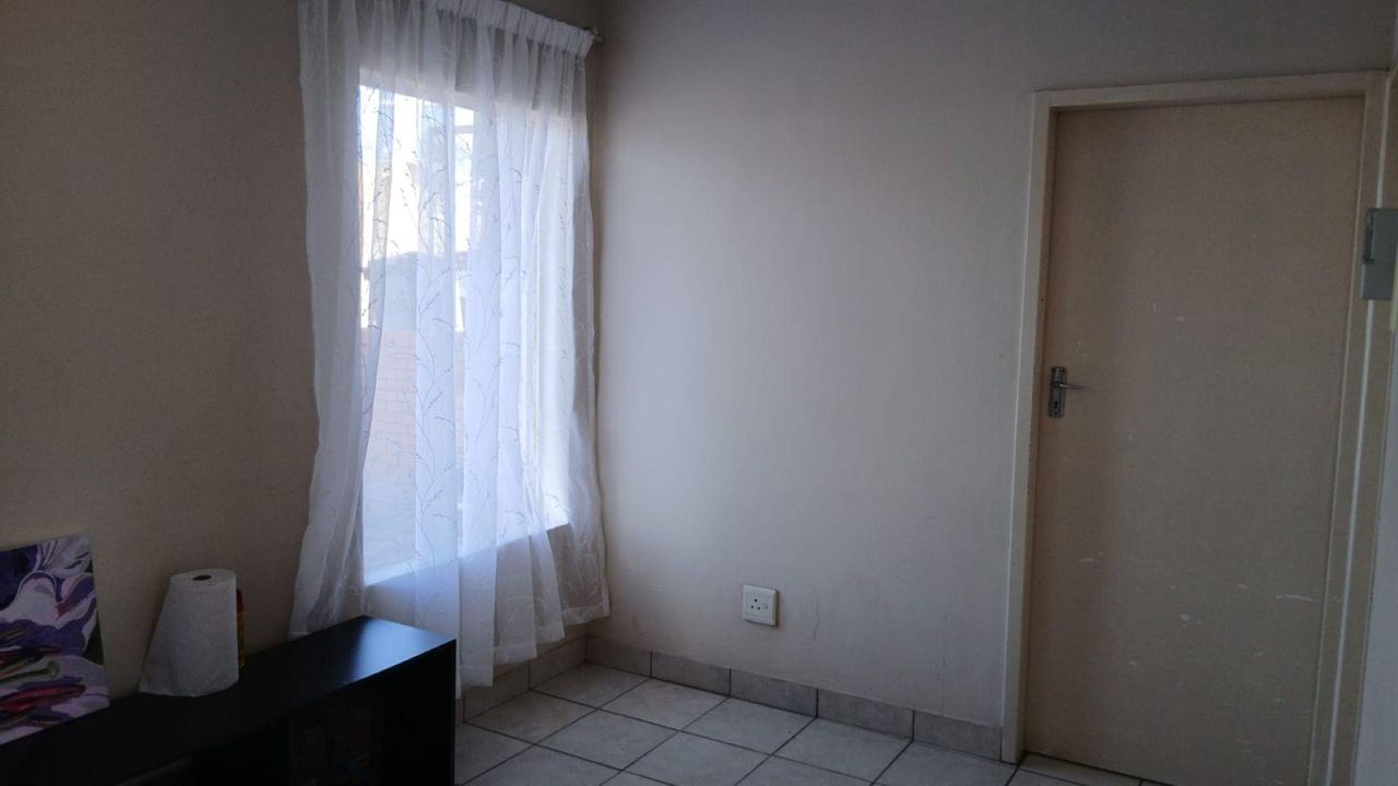 Photo 14 of 29