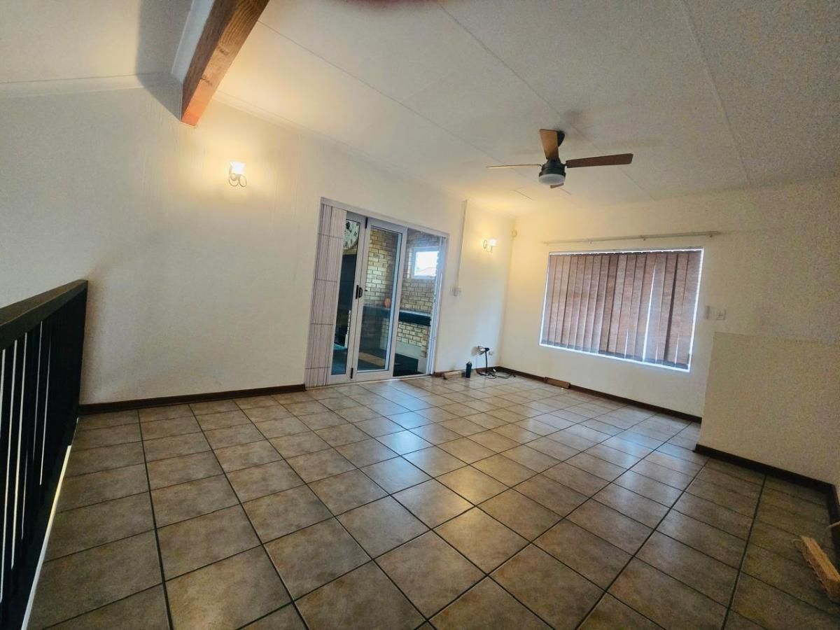 Photo 14 of 20