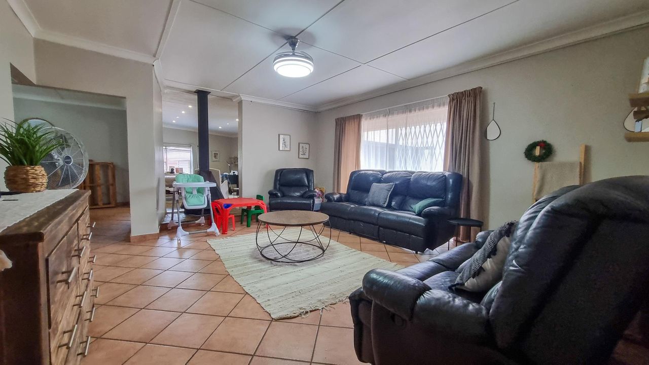 Photo of 3 Bedroom house for sale in Kanonkop, Middelburg