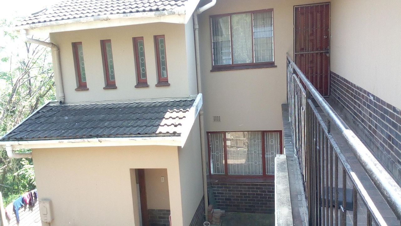 Photo 2 of 33