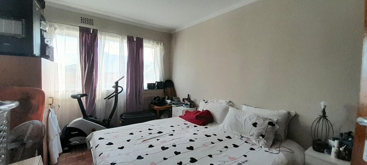 Photo 14 of 20