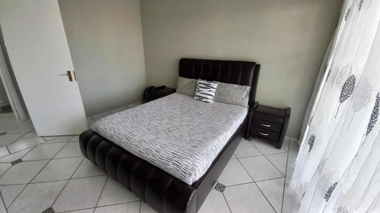 Photo 17 of 25