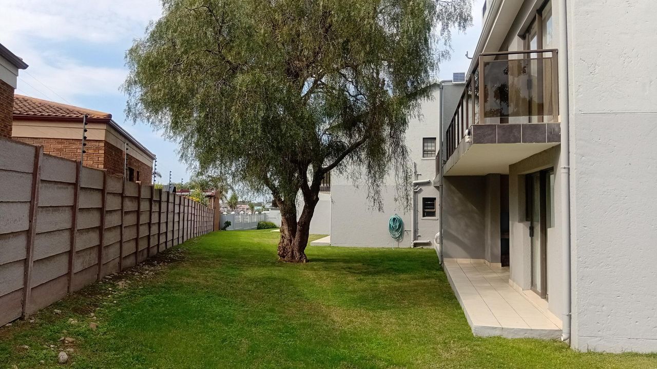 Photo 2 of 32