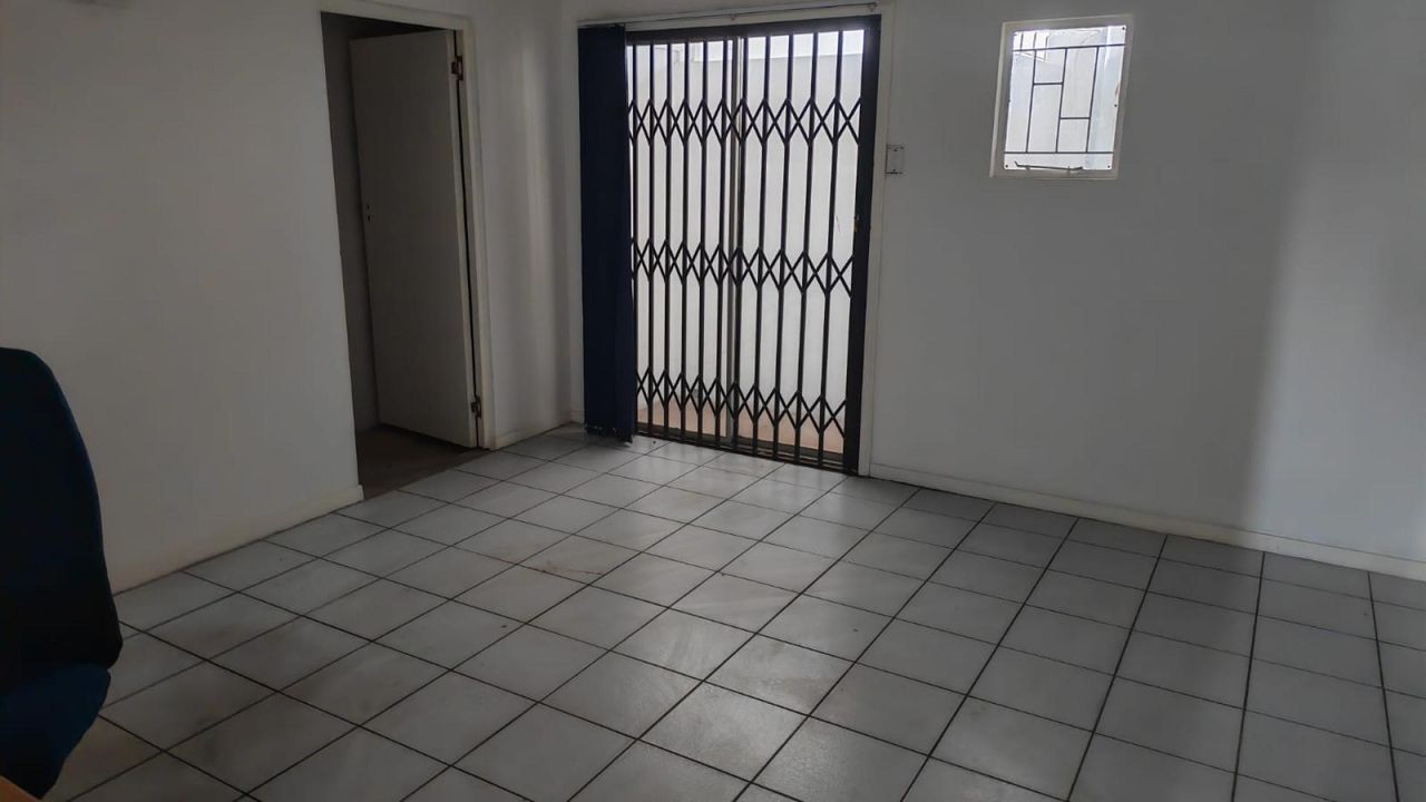 Photo of Industrial to let in Pinetown Central