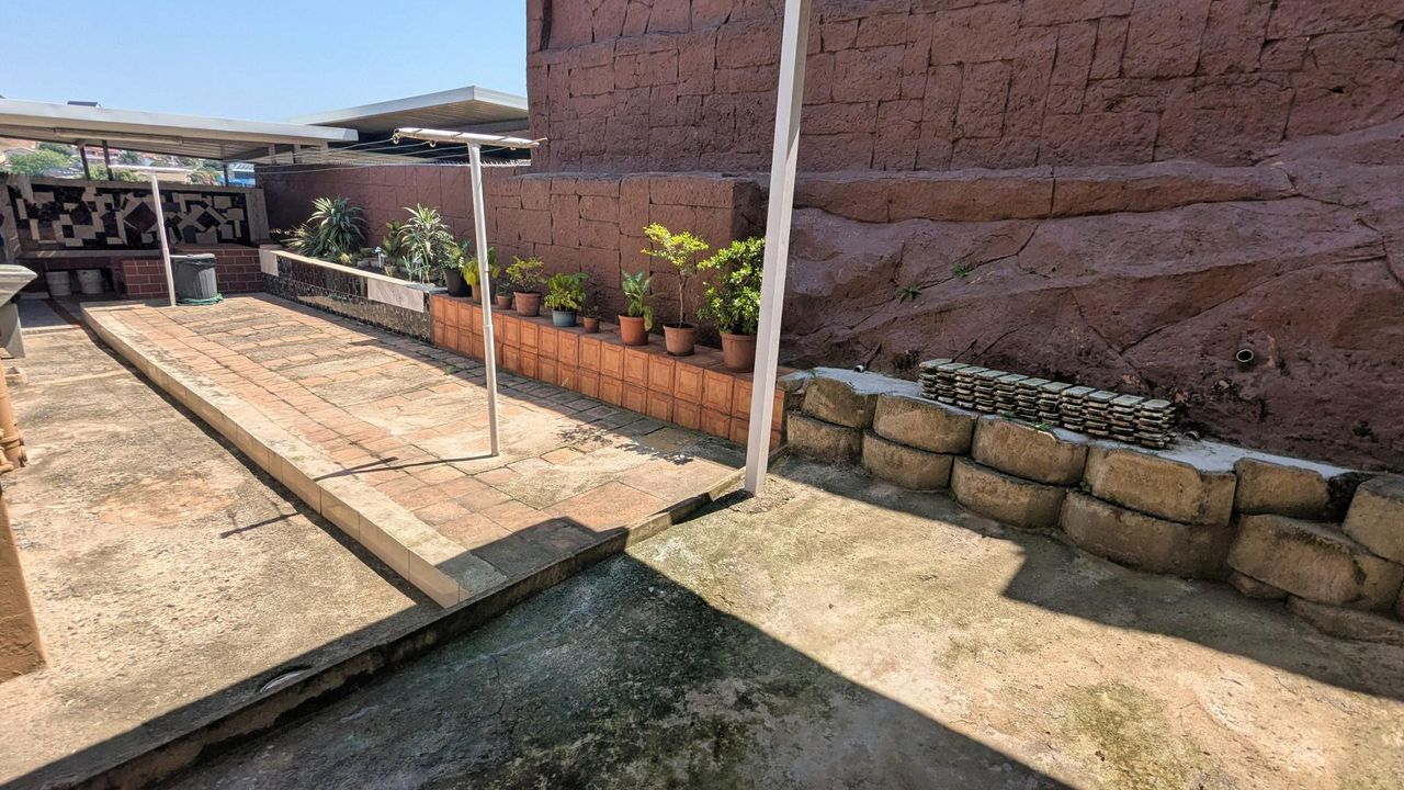 Photo 6 of 24