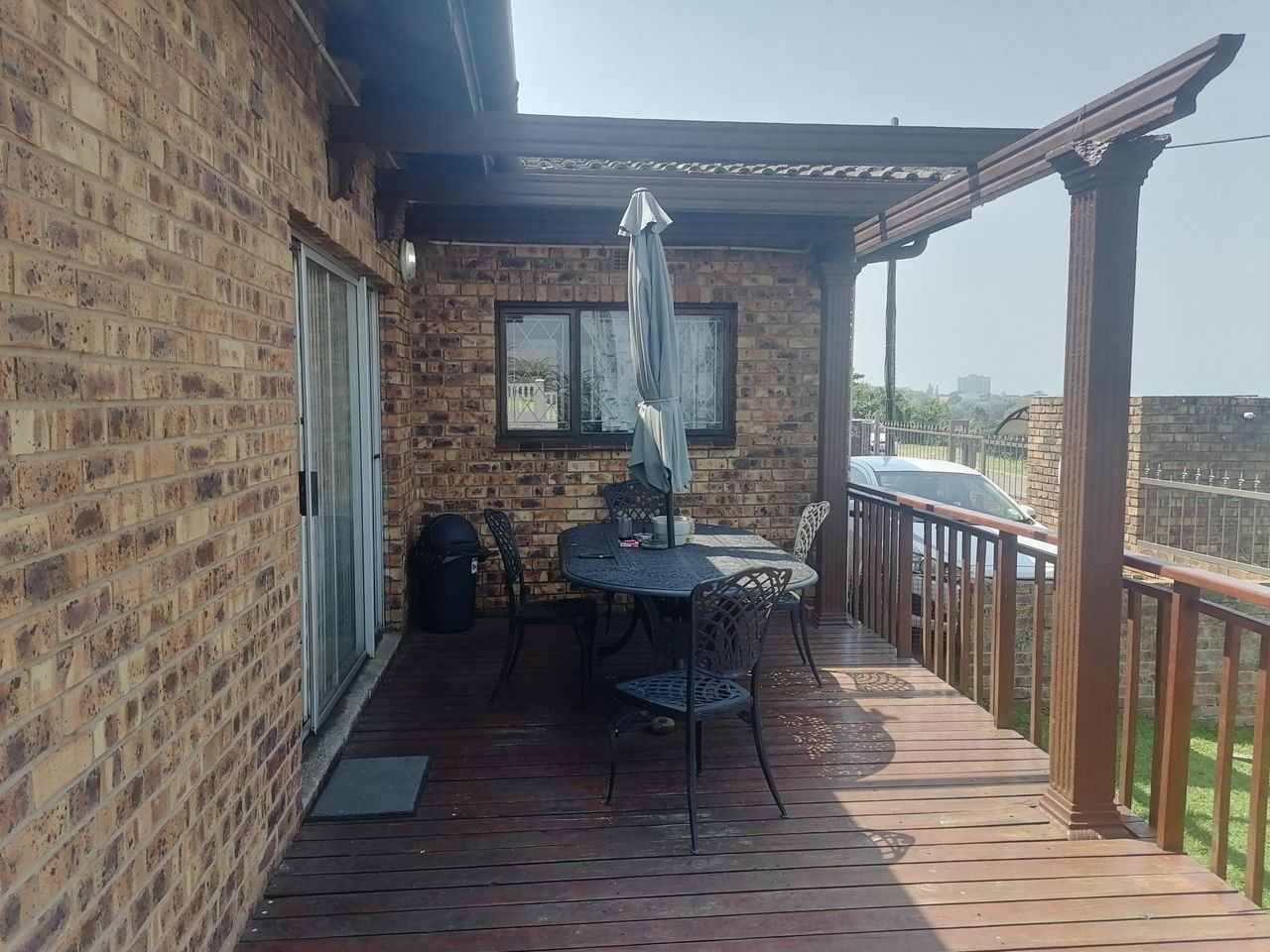 Photo 4 of 27