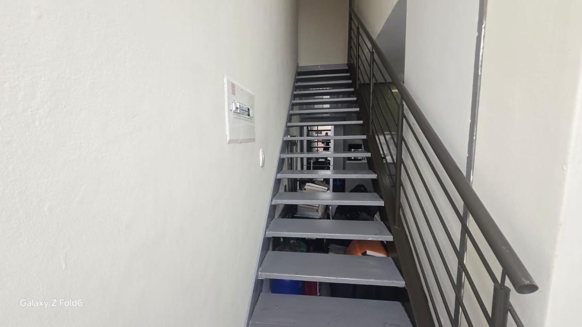 Photo 5 of 8